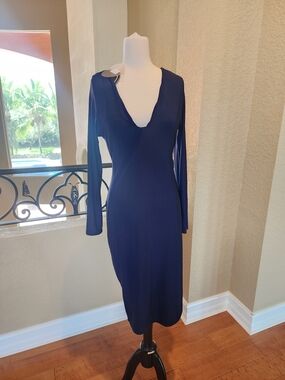 Elegant Navy Long-Sleeve V-Neck Midi Dress